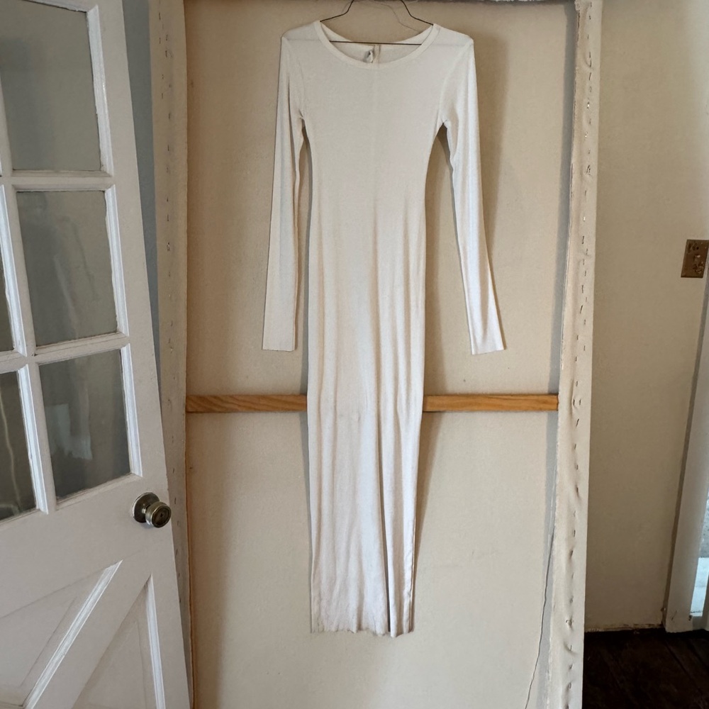 Eterne: Long Sleeve Cream Bodycon Dress